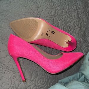 Size 8.5 hot pink heels